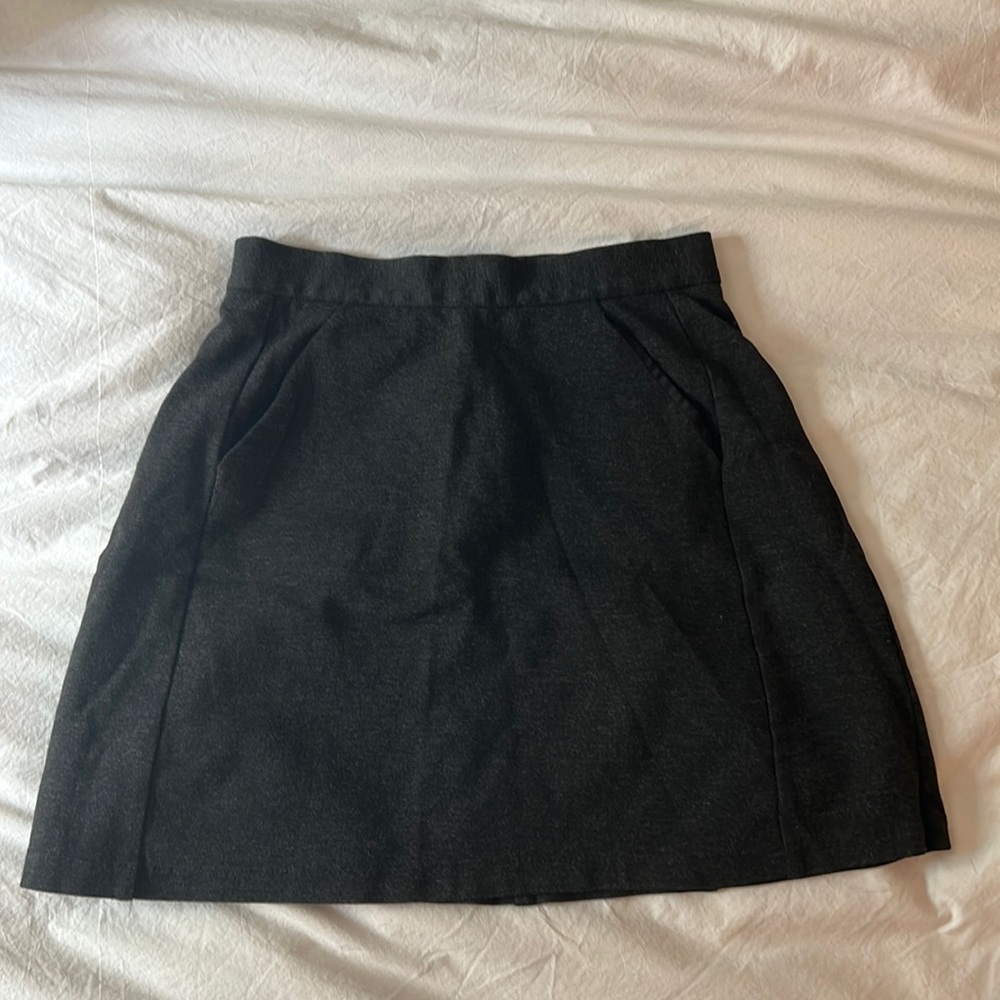 Grey mini skirt with lining
